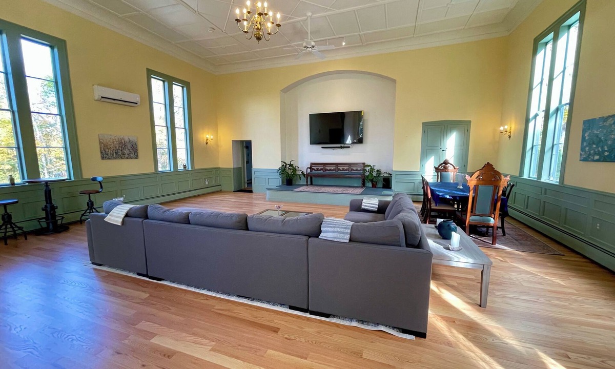 Danielson House | Historic Greek Revival ‘Gathering House’