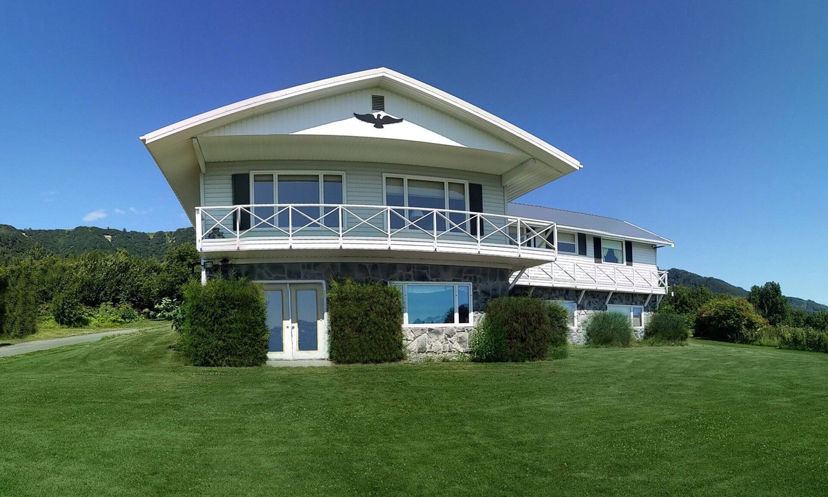 Kachemak Apartment | Historic Home - Private 28 Acres - 180° Ocean View! - Bob's Suite