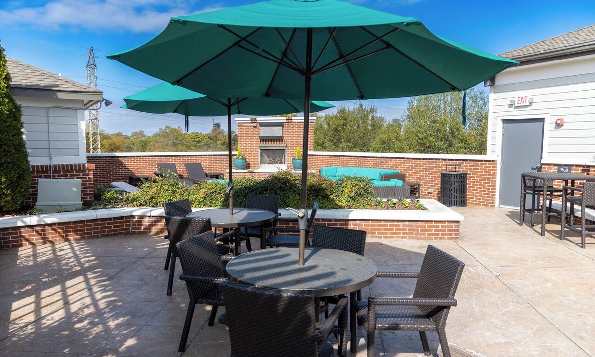 Dilworth Apartment | Home Away From Home.Cozy 1-bedroom with WiFi, AC in charming Uptown Charlotte.