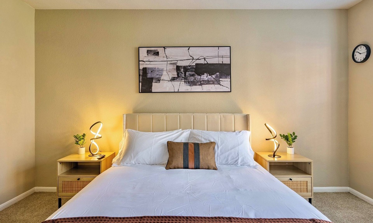 Astrodome Apartment | Home Sweet Home - Medical Center - 30+ day stays