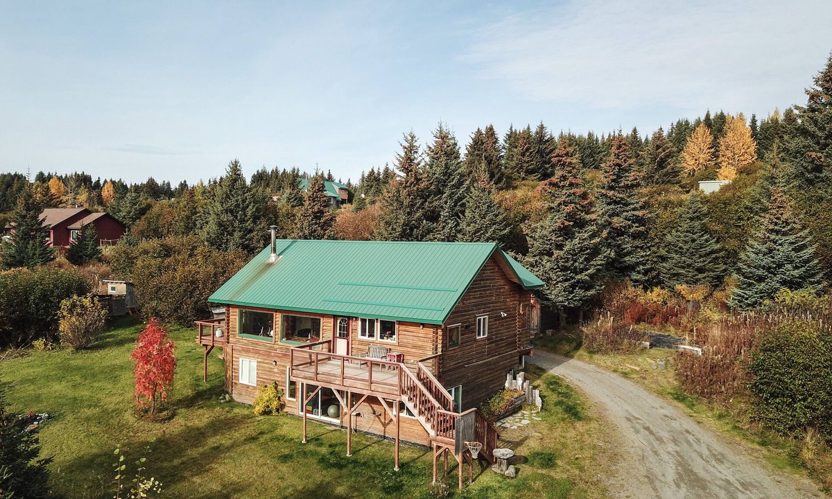 Diamond Ridge House | Homer, Alaska 4BR House-great views, dogs welcome, close to town
