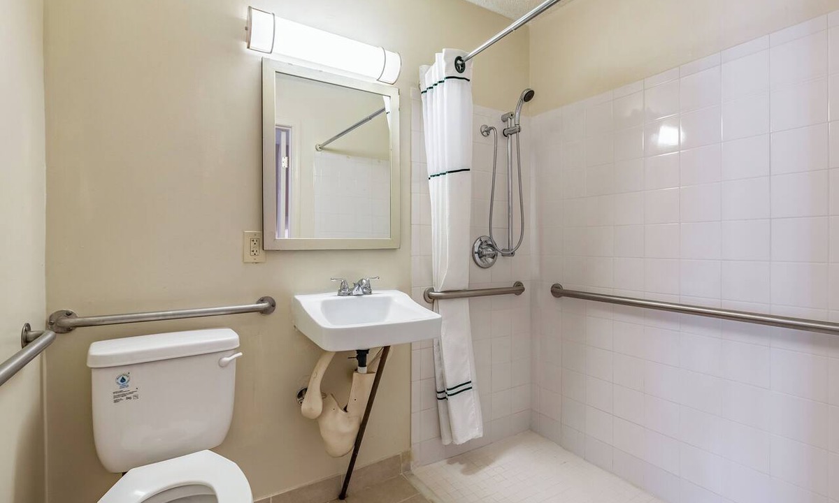 Norcross Hotel | HomeTowne Studios by Red Roof Atlanta - Norcross South