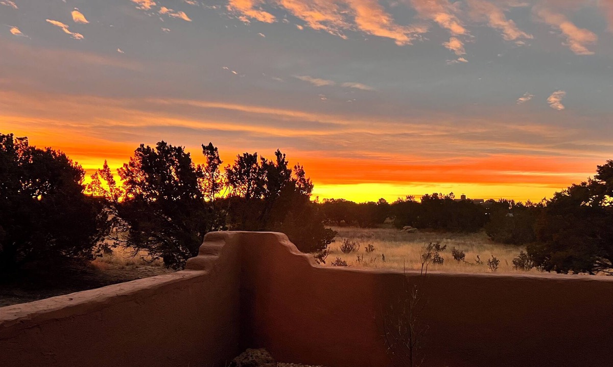 Eldorado at Santa Fe House | House of the Yellow Bird! Close to Skiing and Downtown!