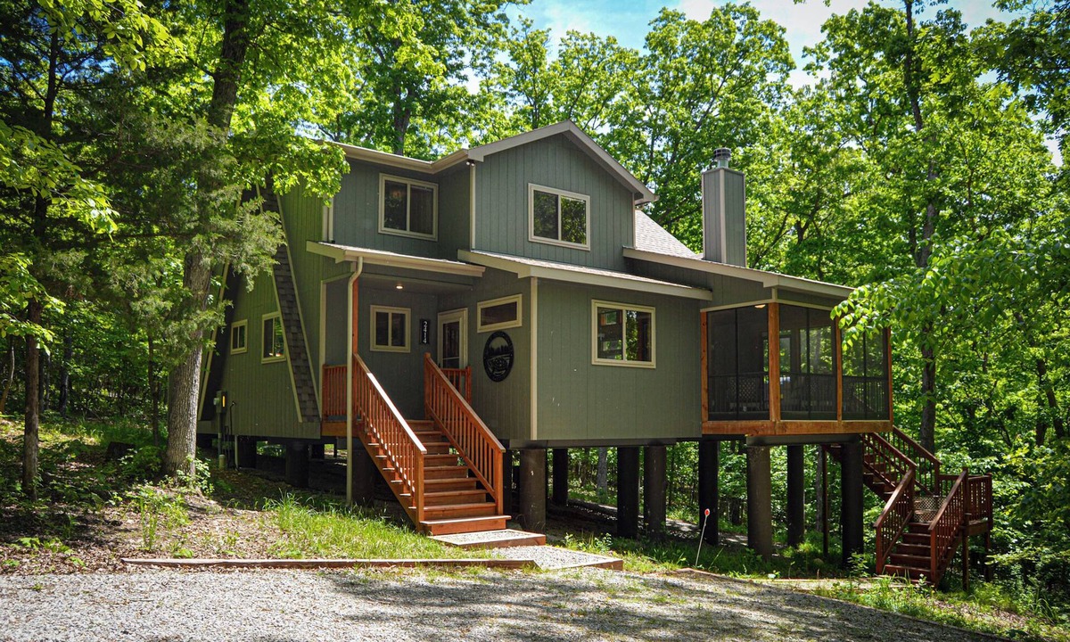 Innsbrook Ski Chalet | Huge Custom 4-bedroom Chalet in Innsbrook Resort - Pet Friendly!