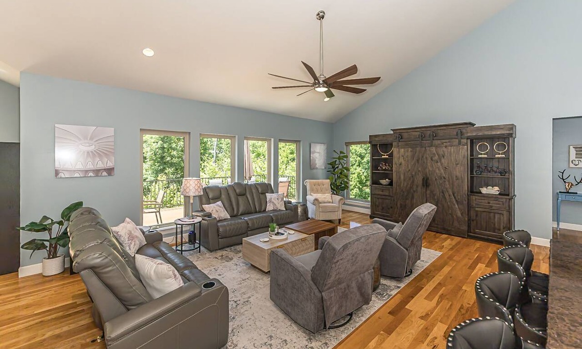 Innsbrook House | Innsbrook Luxe Escape - Spacious Retreat, Hot Tub