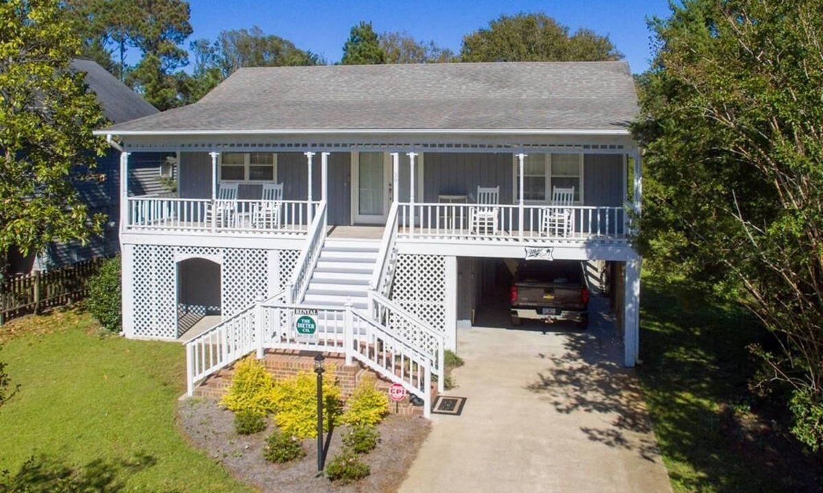 North Litchfield Beach House | Is is Miller Time? Near Beach, Great Porch & Rockers