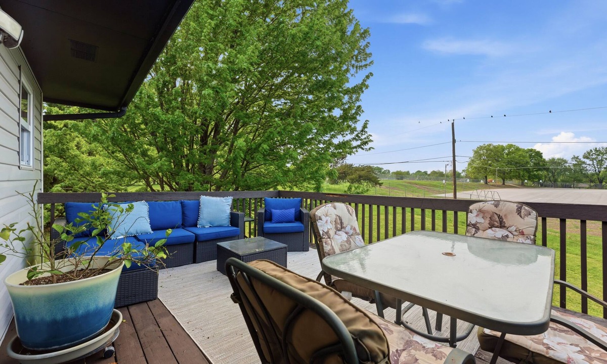 Terrace Lake Gardens House | KC Retreat – 9 Minutes to Soccer Stadium!