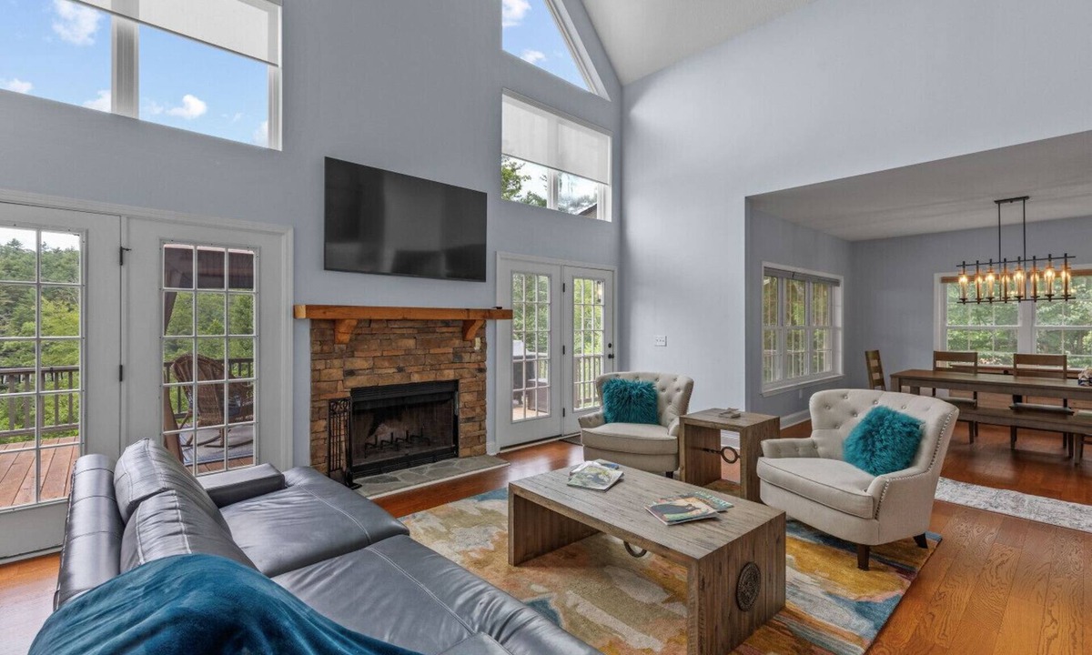 Cullowhee House | Lake access with mountain views!