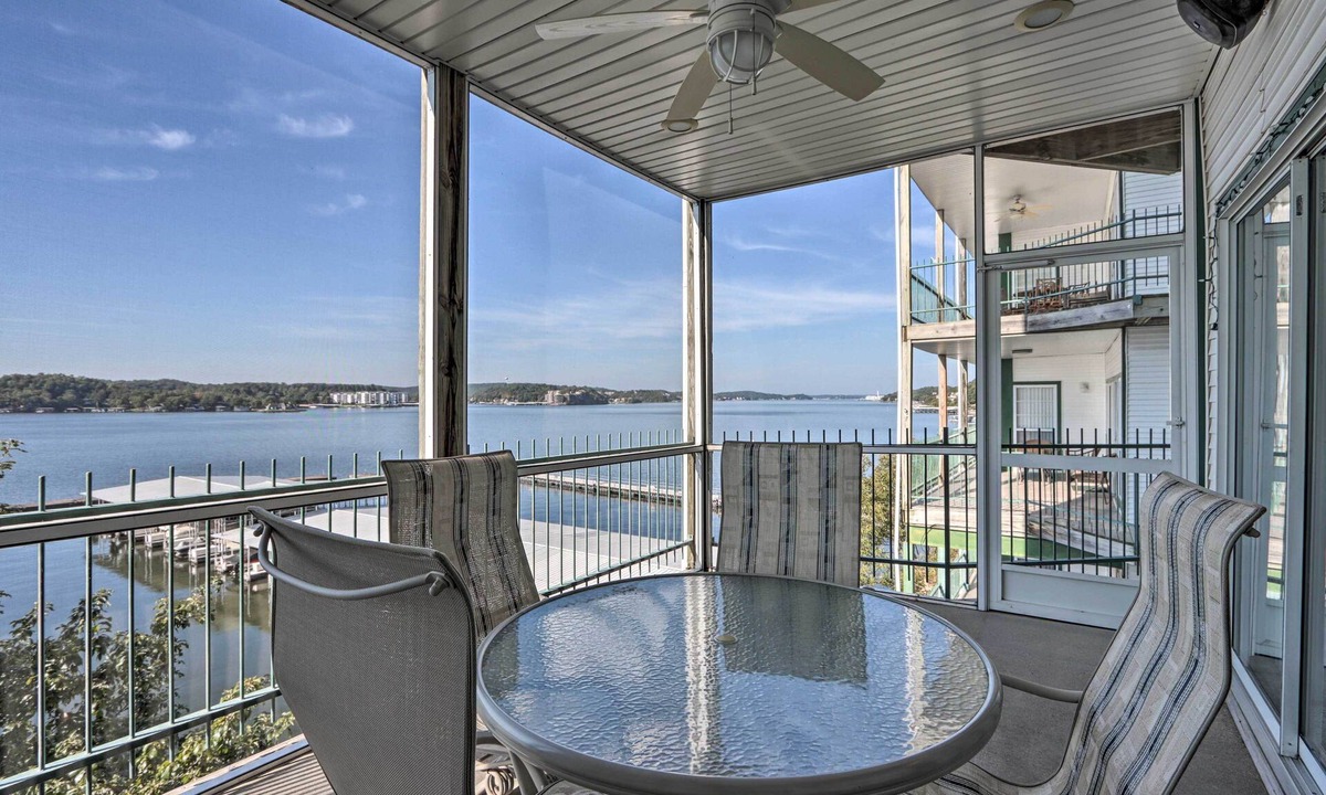 Lakeland Condo | Lake-View Pool + Boat Slip! Ozarks Condo