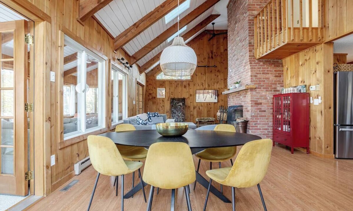 Sherwood Forest House | Lakefront Berkshire Retreat. Relax, go outdoors hike, ski, explore art & culture