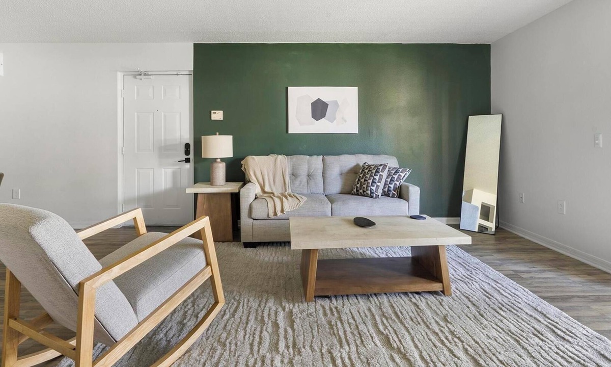 Fruitville Apartment | Landing | Amazing 2BD, Clubhouse, Gym
