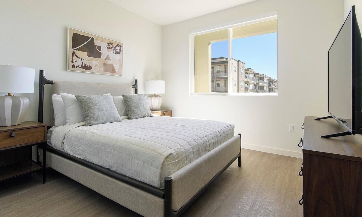 Rhodes Ranch Apartment | Landing | Chic 2BD, Pool, Courtyard