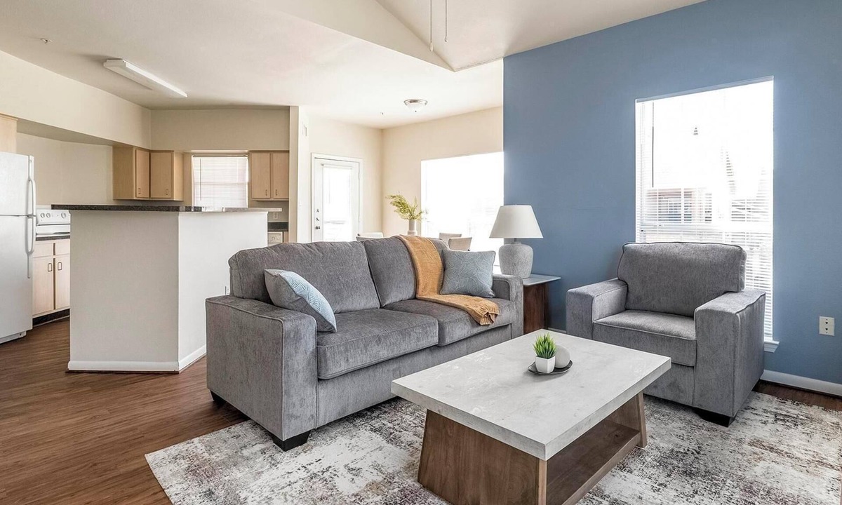 Southbelt/Ellington Apartment | Landing | Stunning 2BD, Gym, Clubhouse