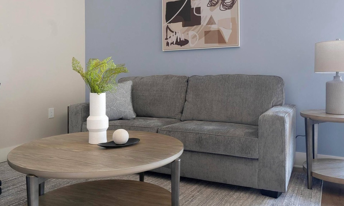 Oakwood Apartment | Landing | Stylish 1BD, Pool, Gym