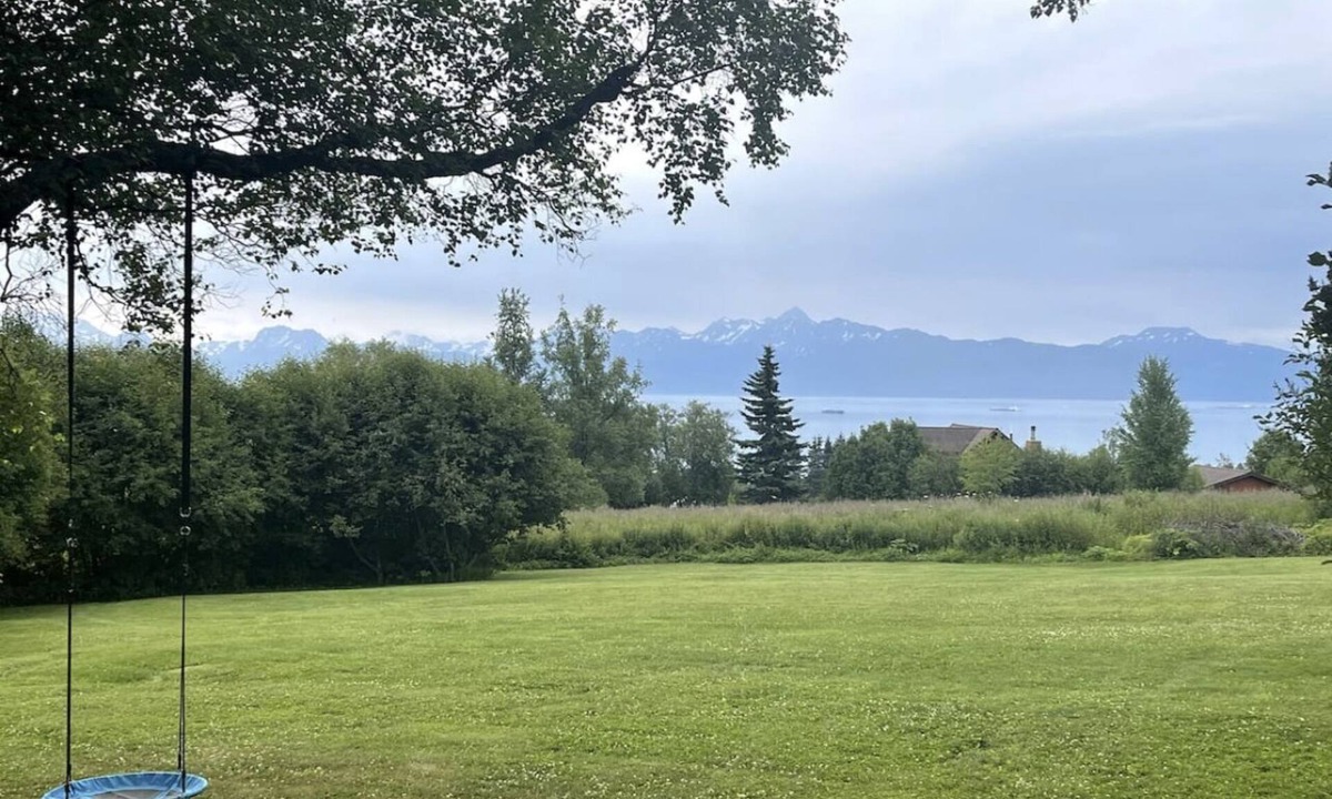 Kachemak Apartment | Large 1 bedroom 1 bath with Sauna