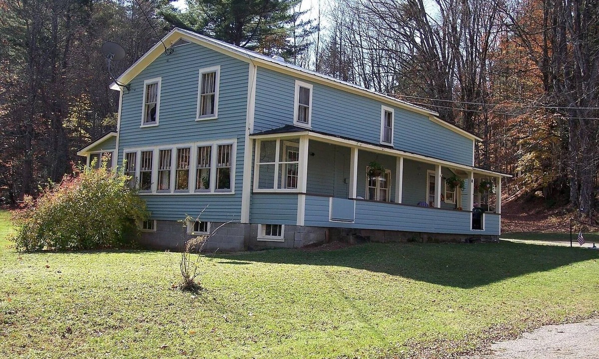 Jacksonville Cabin | Little Cabin, rustic 4 bedroom near Mt. Snow and Berkshire East