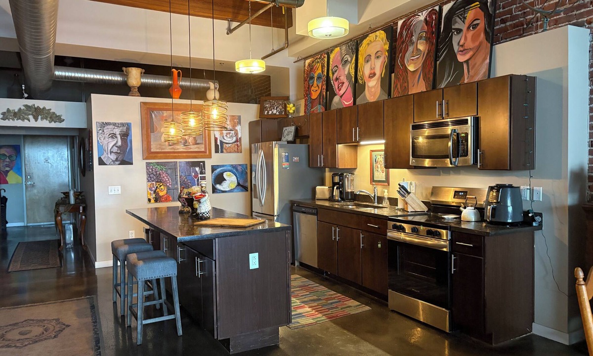 River Market Condo | Local Artist Loft in River Market - 2026 World Cup
