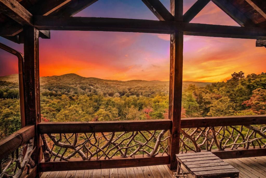 Ridges Over the Lake House | Long-Range Views Game Room Fire Pit Pets