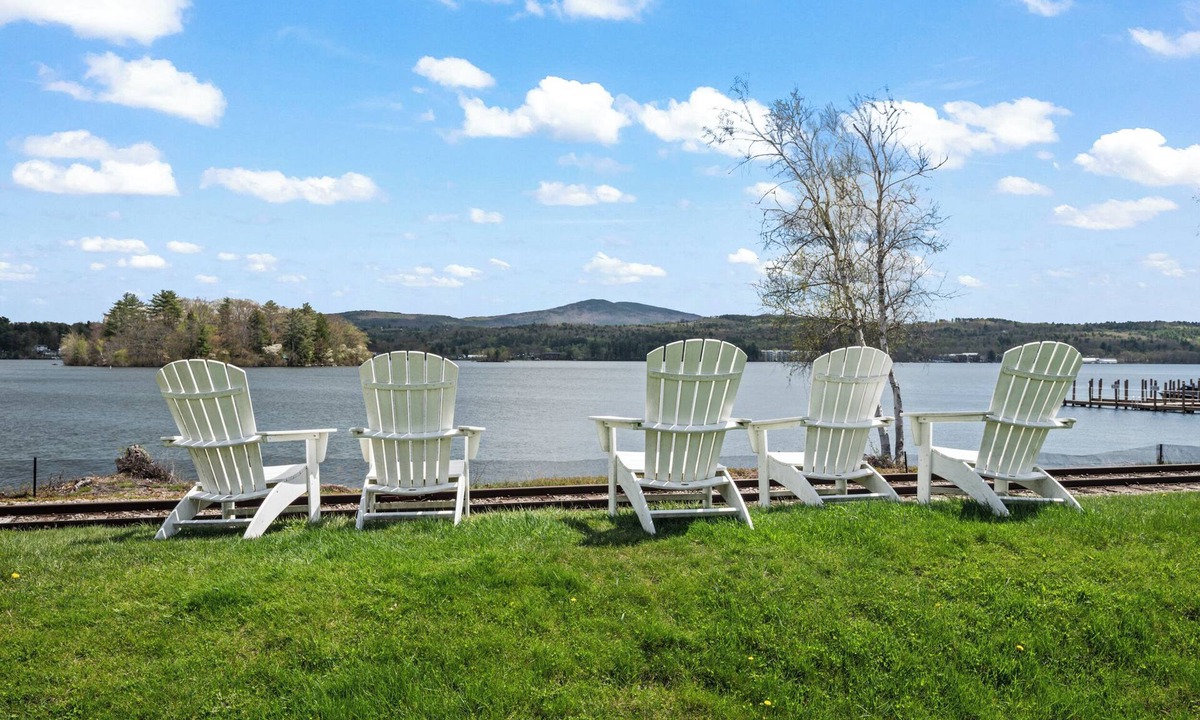 South Down Shores House | Loon Haven - Lake Access, Sleeps 12, Near Weirs Beach & Gunstock
