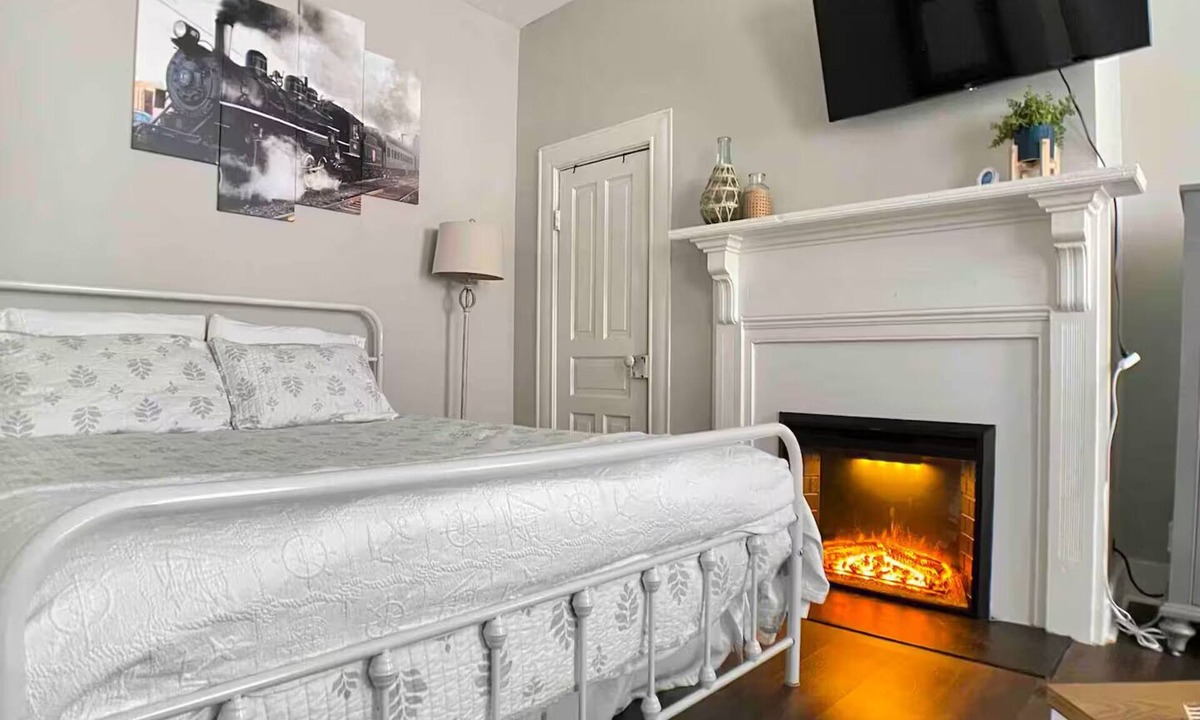 Hamlet Apartment | Lovely Studio Apartment in Hamlet, NC