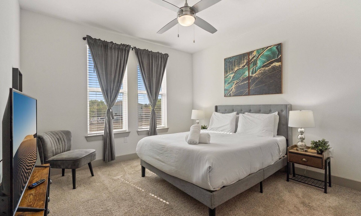 Stony Ridge North Apartment | Luxury 2BD/2BA Next to Airport l811
