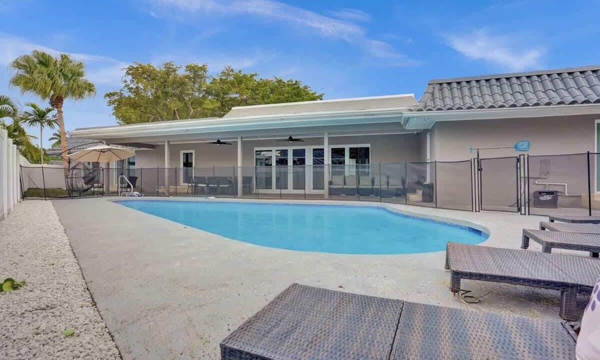 South Lake House | Luxury 6B Villa Heated Pool Near Hollywood Beach