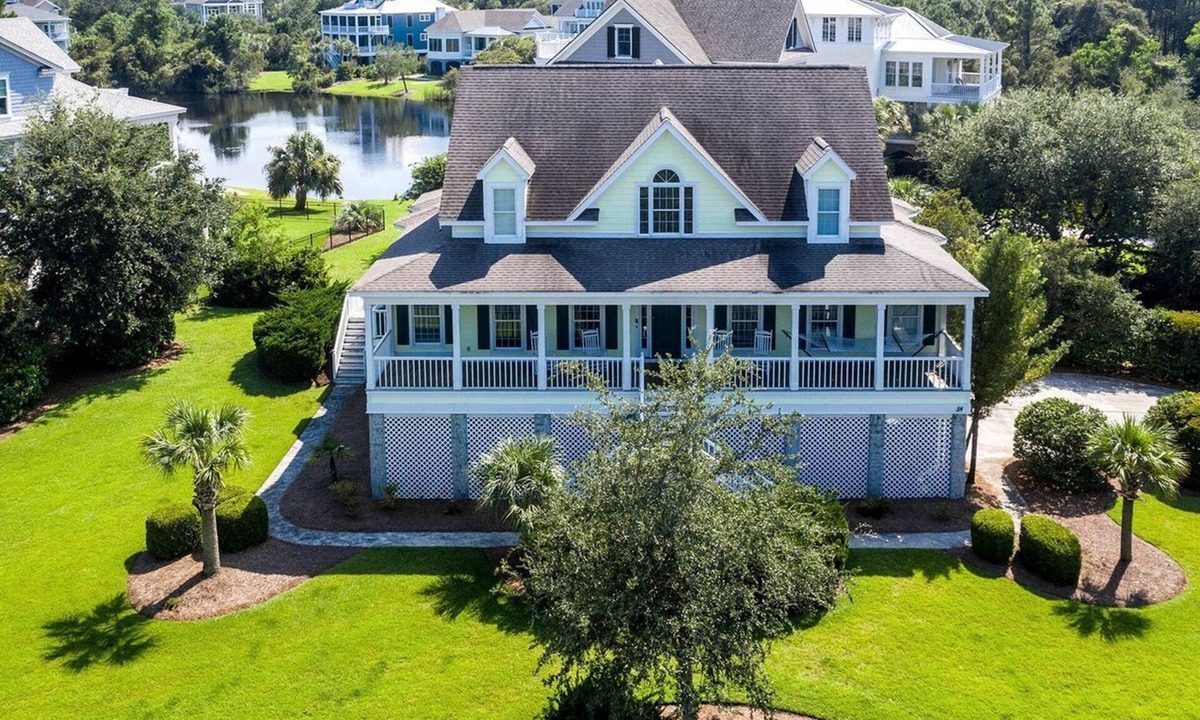 Debordieu Colony House | Luxury Historic Beach House with Lake Views in Oceanfront Gated Community near Pawleys Island, South Carolina