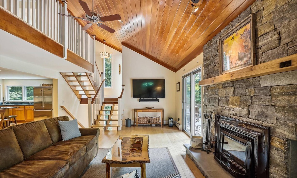 Stowe Area House | Maple House: 4 br, fireplace, a/c, hot tub, deck, community summer pool!