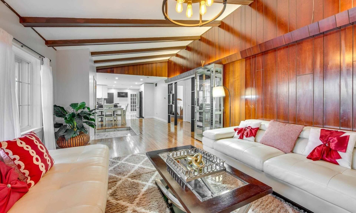 Manchester House | Marvelous 3-bedroom townhome with Heated floor Manchester