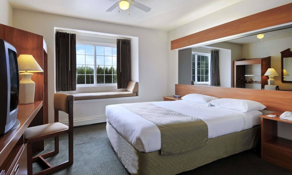 Eagle River Hotel | Microtel Inn & Suites by Wyndham Eagle River/Anchorage Area