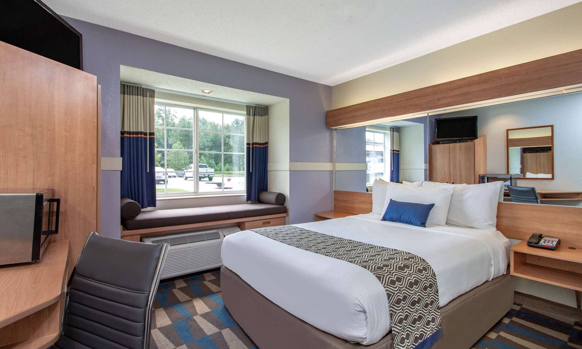 Lillington Hotel | Microtel Inn & Suites by Wyndham Lillington/Campbell Univ