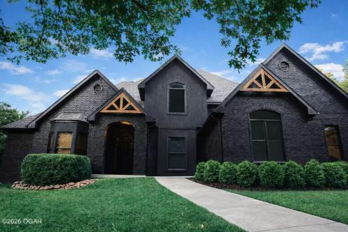 Baxter Springs House | Midnight Manor - Black House on the Hill