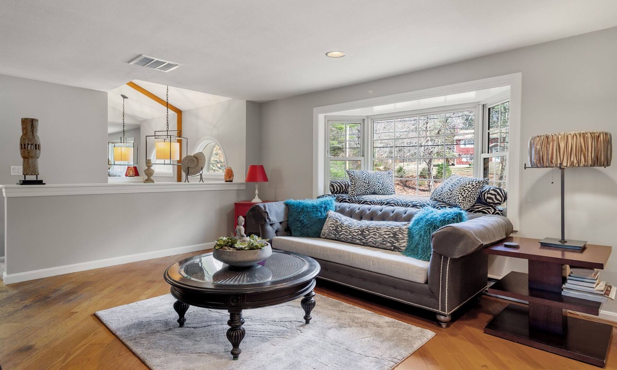 Sharon House | Modern 2BR Near Gillette Stadium Private Yard