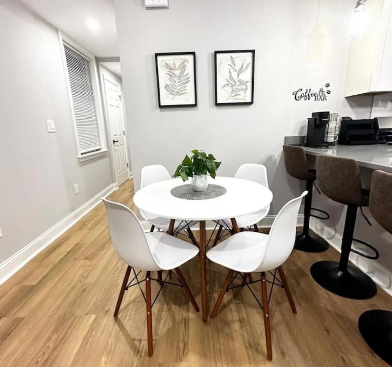 Fitchburg Apartment | Modern 3BR Near FSU - 15 Min to Wachusett