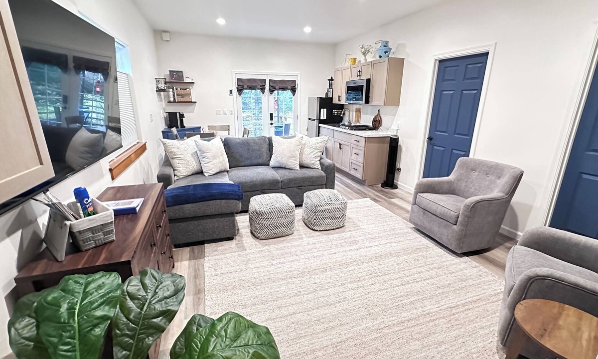 Homer Apartment | Modern and Clean 2 BR Sleeps 6 Across from Kachemak Bay - Minutes to the Spit!