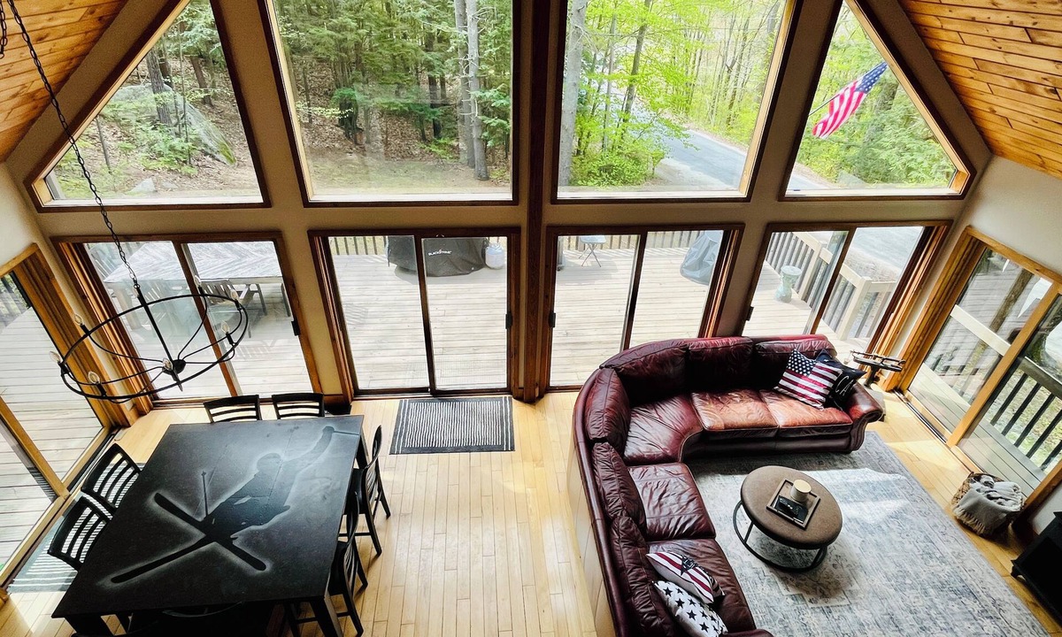 Bradford Ski Chalet | Modern Chalet Near Mt. Sunapee & Lake Massasecum