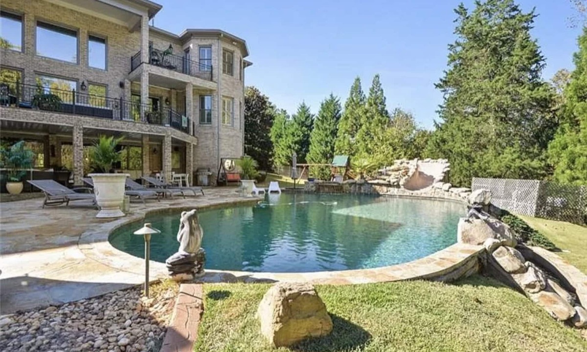 Smyrna House | Modern Gated Estate with Pool, Spa, Home Theatre and Basketball Court