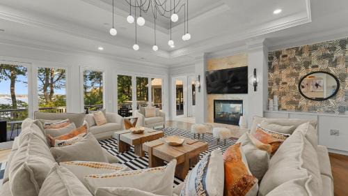Denver House | Modern Masterpiece by AvantStay