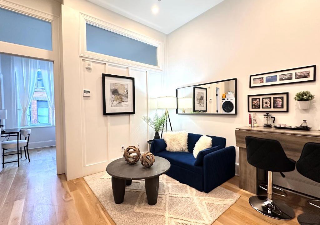 Downtown Apartment | Modern One-Bedroom with full Kitchen in Downtown Providence