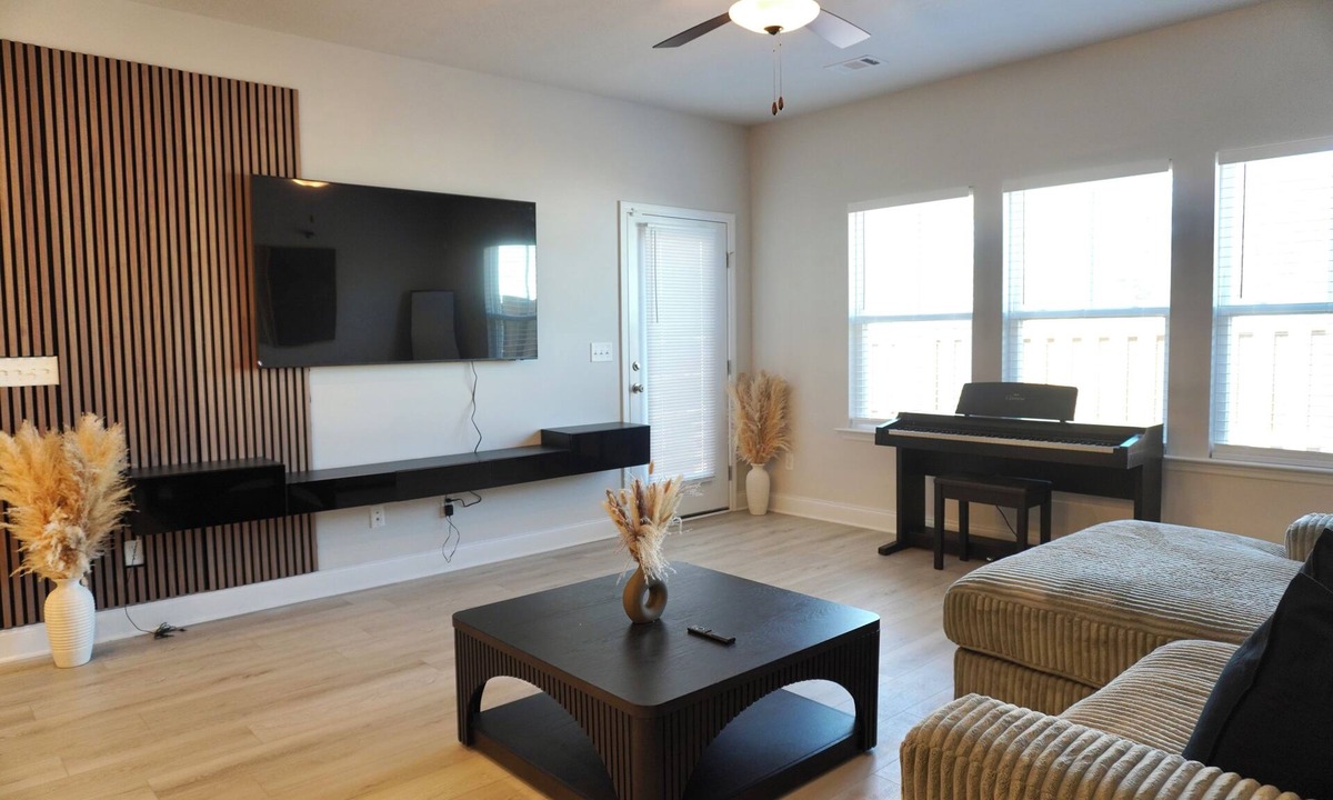 North Augusta House | Modern Townhome 17 mins from Augusta Masters
