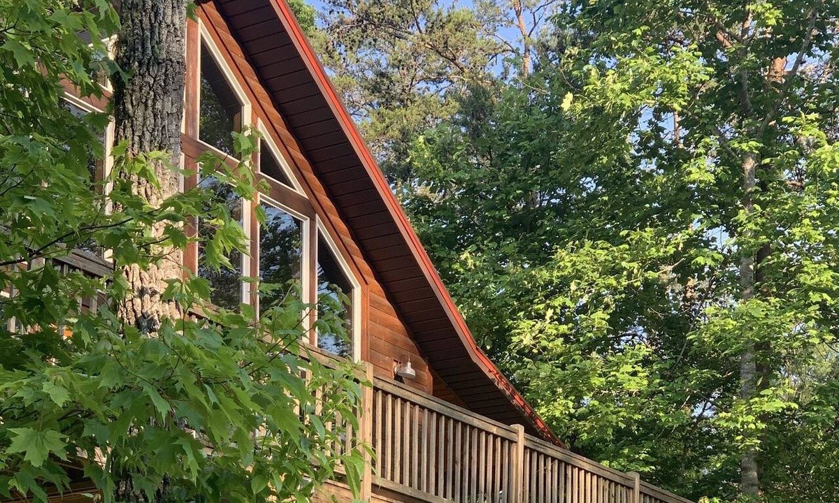 Franklin Cabin | Mystic Smoky Mornings, Woodland Charm, Fireflies & Starry Nights Await