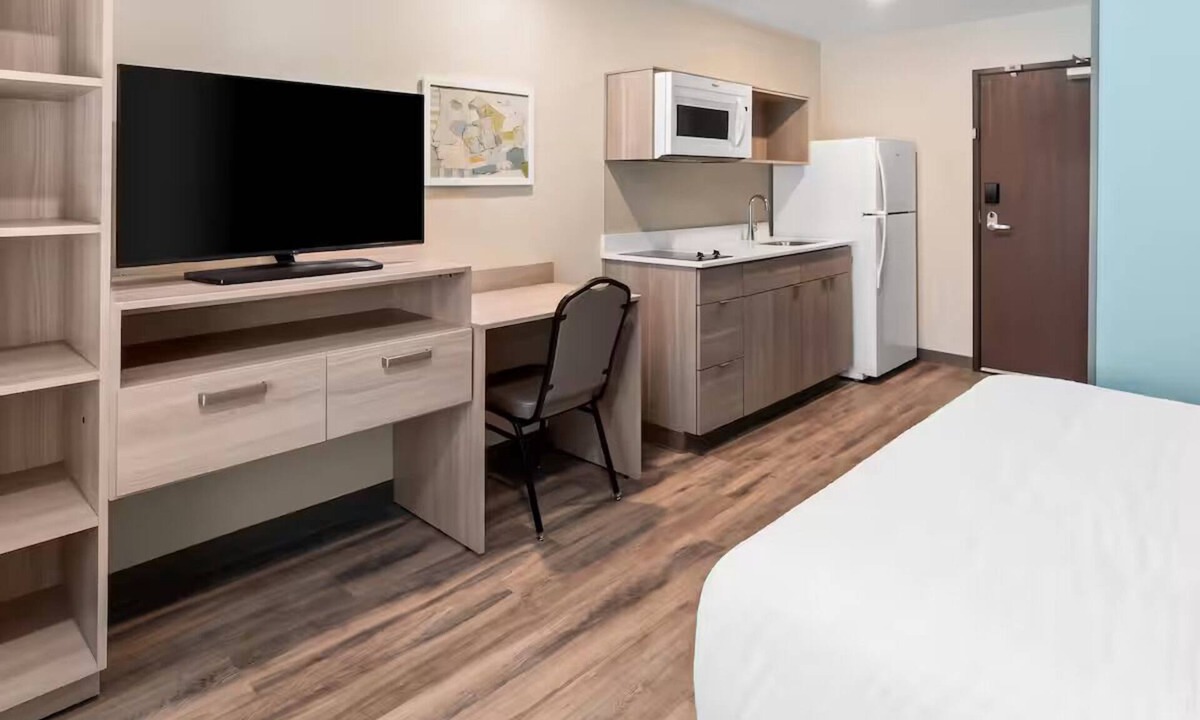 Greenville Hotel | Near Greenville Airport – 10 Min Drive for Travelers! Pets Are Welcome!