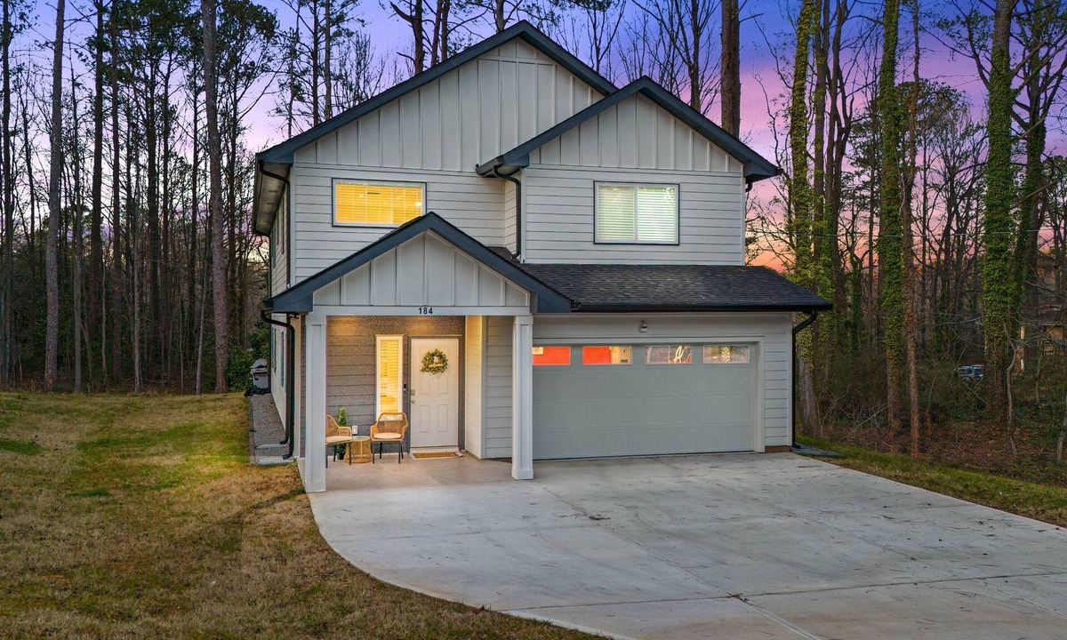 Mableton House | Near Truist Park, SixFlags/Sleeps 10/GameRm/Pets ok/Teen Loft