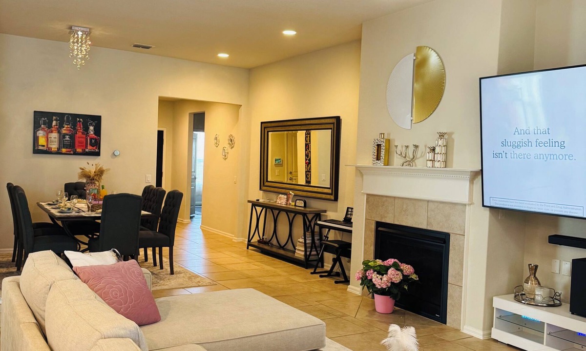 Wetmore House | Nice & Cozy home: Central location, minutes to Six Flags, Golf clubs, Sea World