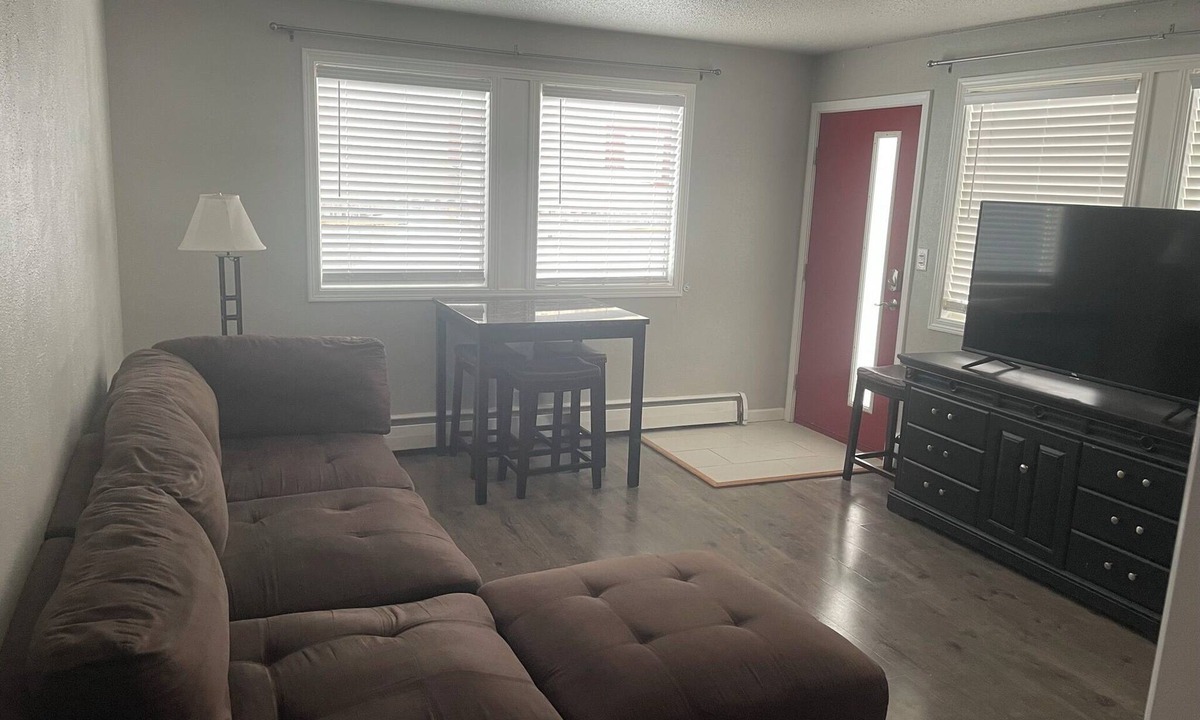 Midtown Anchorage Apartment | Nightshade BnB #4