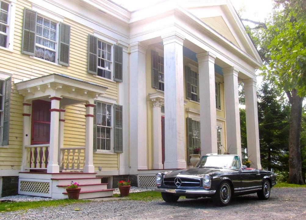Halfmoon Bed & Breakfast | Oakcliff Bed and Breakfast