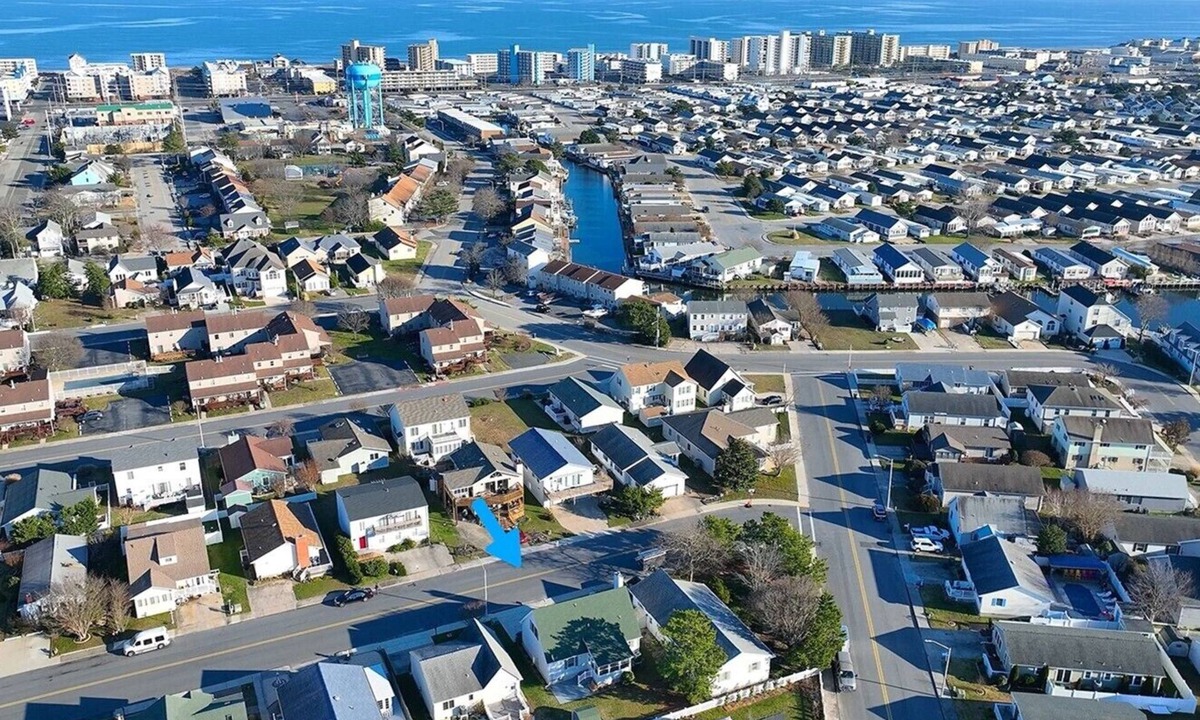 Caine Woods House | Ocean City Beach House | Sleeps 12 | Dogs OK