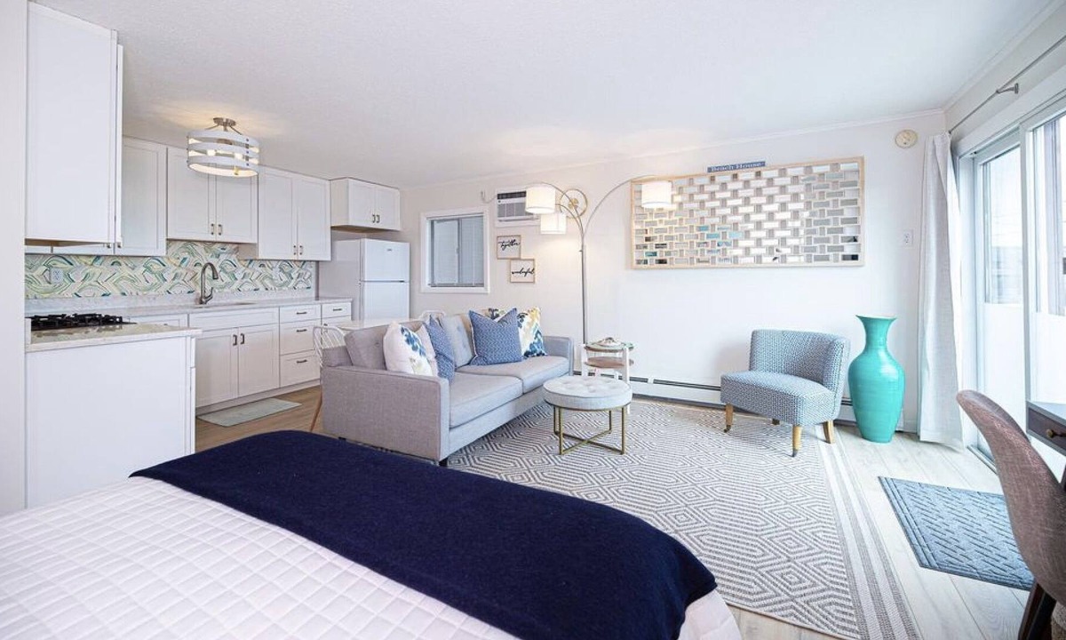 Hampton Condo | Oceanfront condo for two