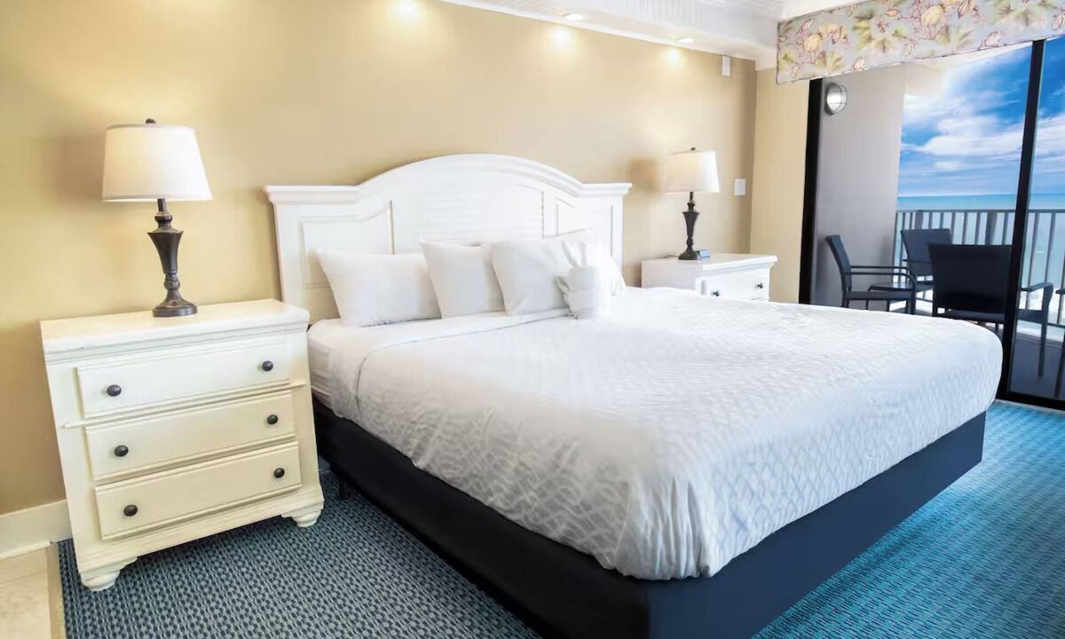 Litchfield by the Sea Hotel | Oceanfront Stay w/Views Near Litchfield Beach & Nature Trails
