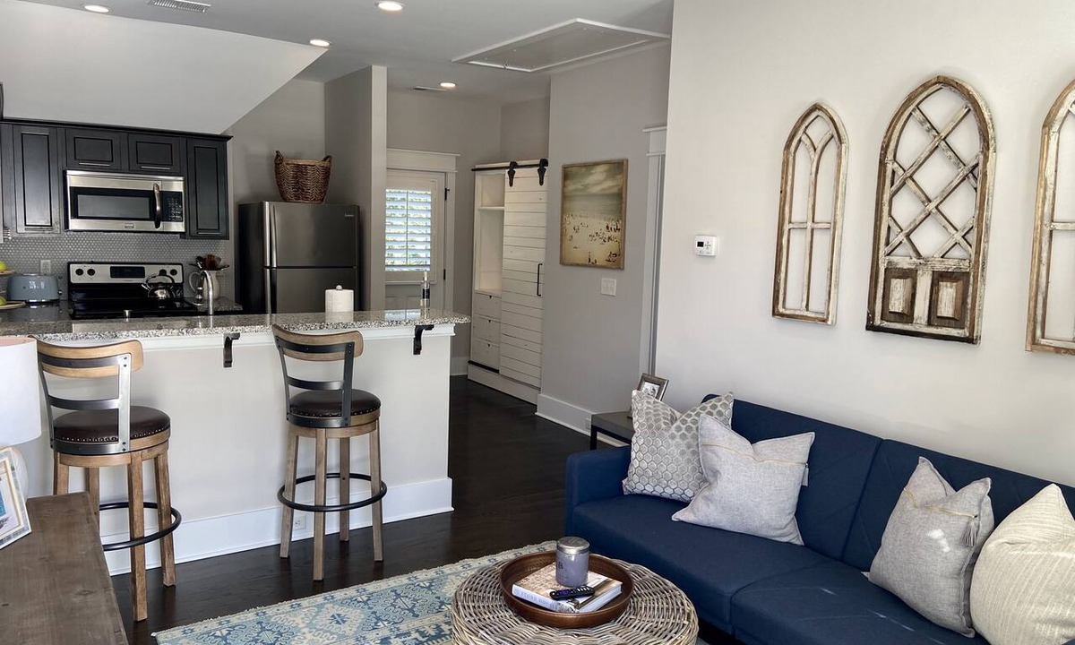 Old Village Apartment | Old Village Retreat-Shem Creek-Downtown CHS-Beach